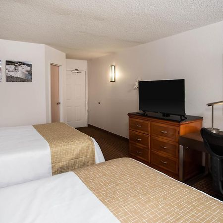Travelodge By Wyndham Fort Wayne North Экстерьер фото