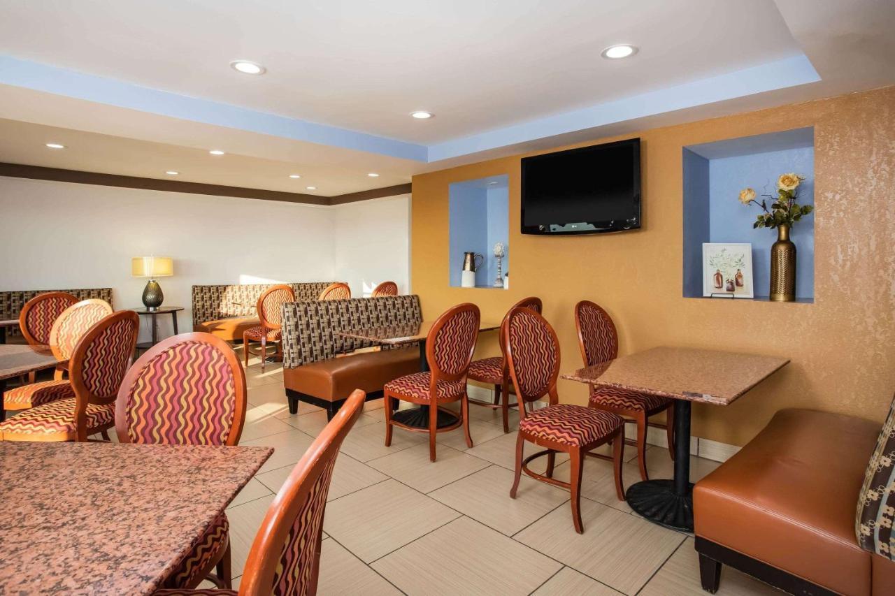 Travelodge By Wyndham Fort Wayne North Экстерьер фото