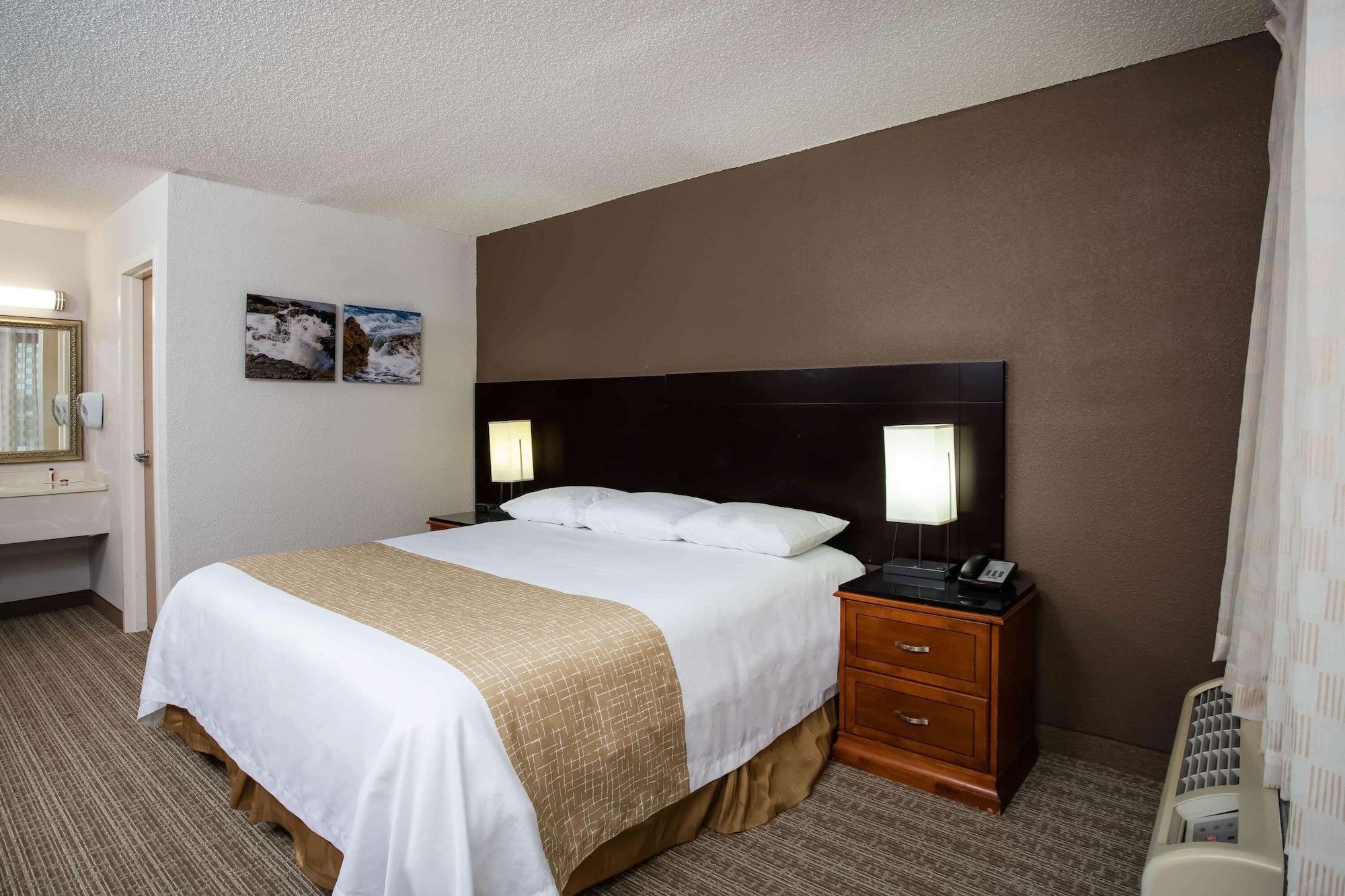 Travelodge By Wyndham Fort Wayne North Экстерьер фото
